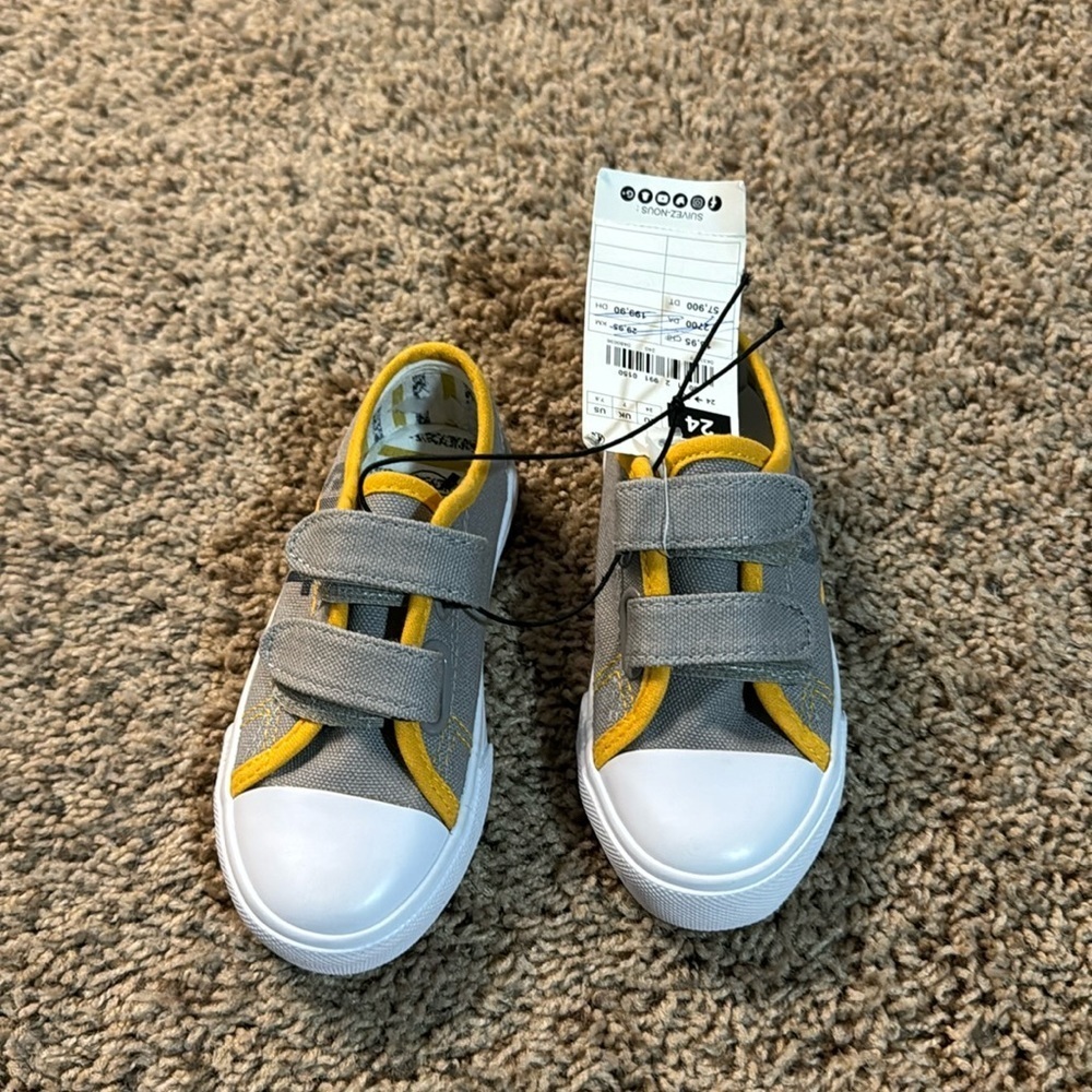 NWT boys sneakers